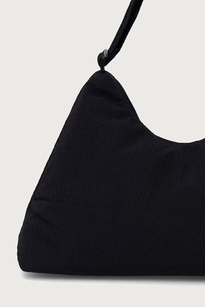 Puma чанта тип хобо дамска Medium Prism черна 092759