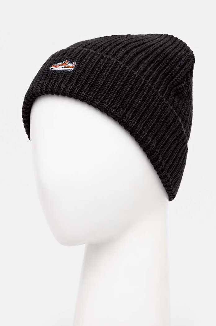 Puma Памучна шапка Classics Graphic Short Beanie в черно от памук 025680