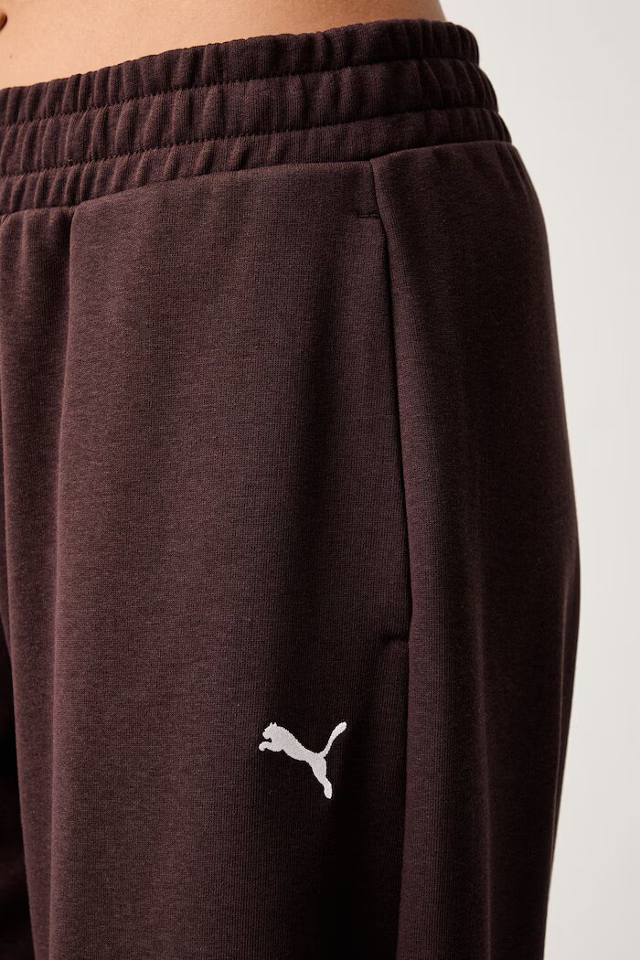 Puma спортен панталон дамски от памук Essentials кафяв с висока талия 695832