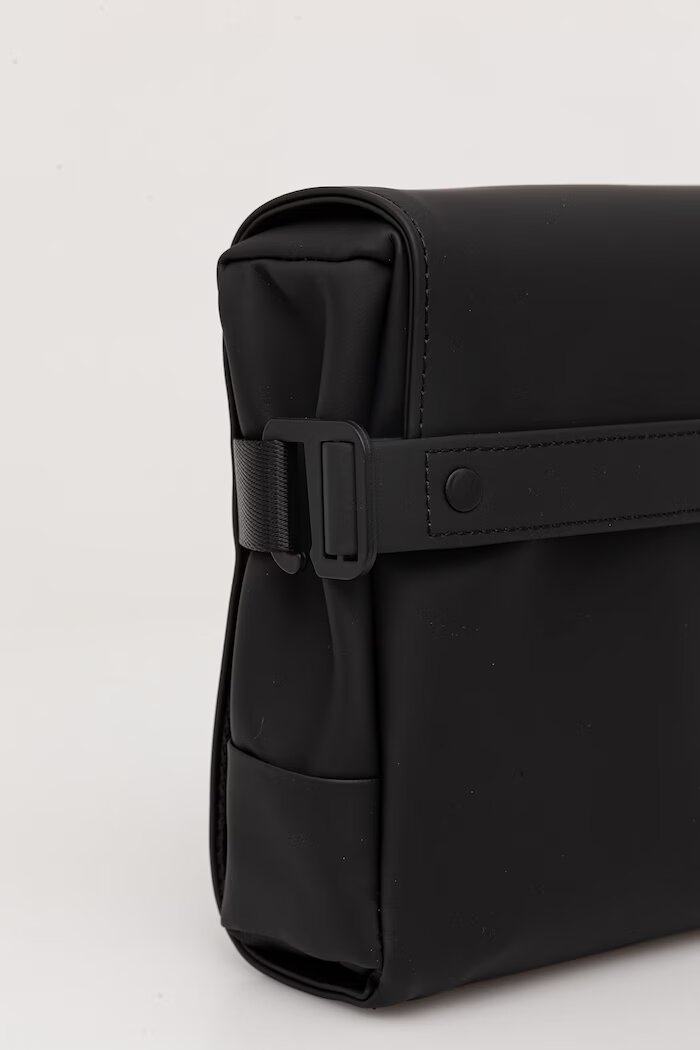 Rains Козметична чанта 16480 OTG Wash Bag W3 в черно 16480
