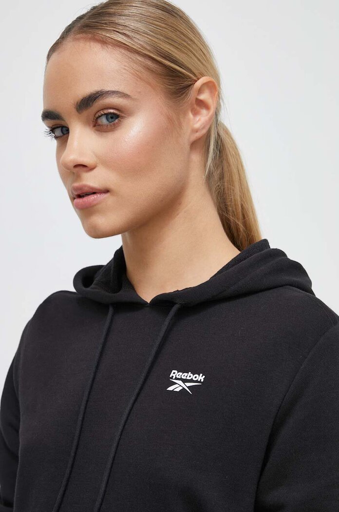 Reebok Суичър в черно с качулка с изчистен дизайн