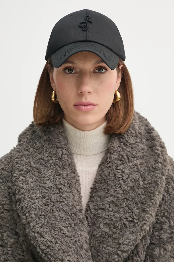 RUSLAN BAGINSKIY Шапка с козирка Monogram-embellished Baseball Cap в черно с изчистен дизайн BSB033-CP-PWRB