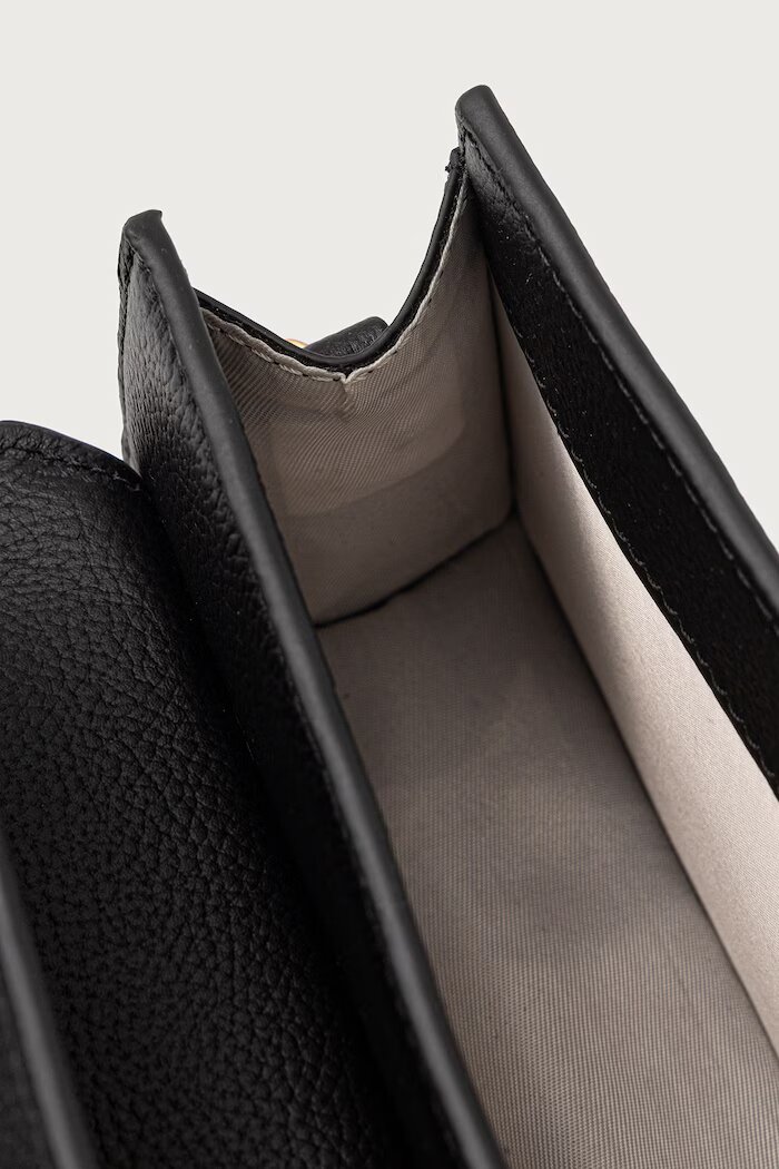 Silvian Heach чанта crossbody дамска от кожа MARECHIARO черна RCP25007BO