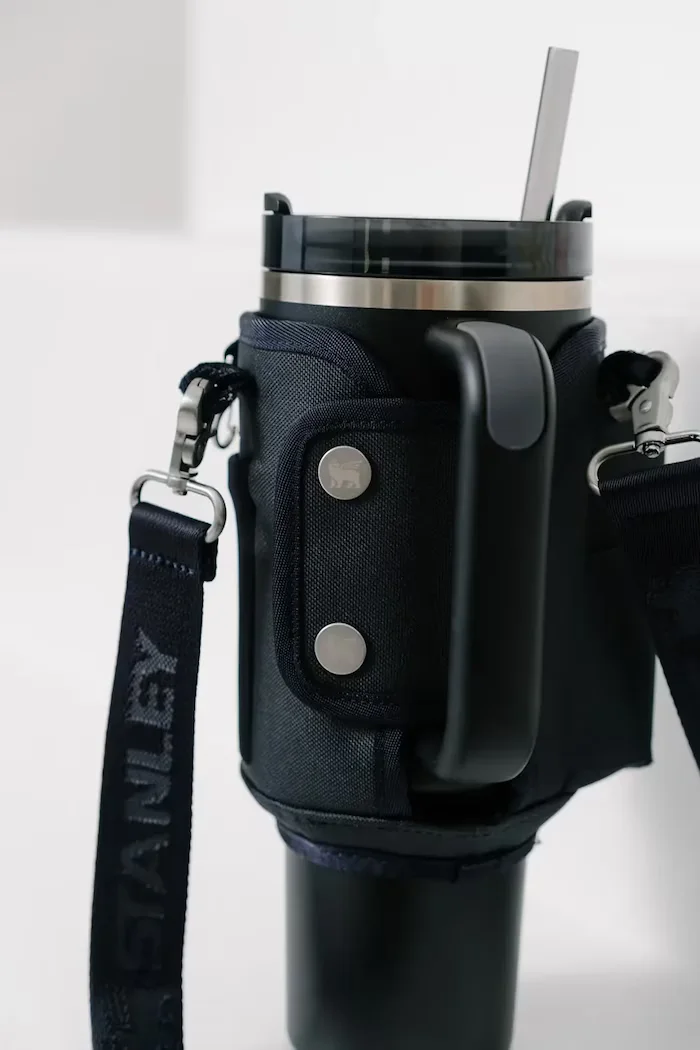 Stanley Термочанта The All-Day Quencher Carry-All 118 l в черно