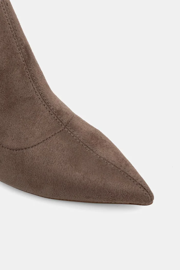 Steve Madden Ботуши Leisured в бежово с тънък ток 11003500