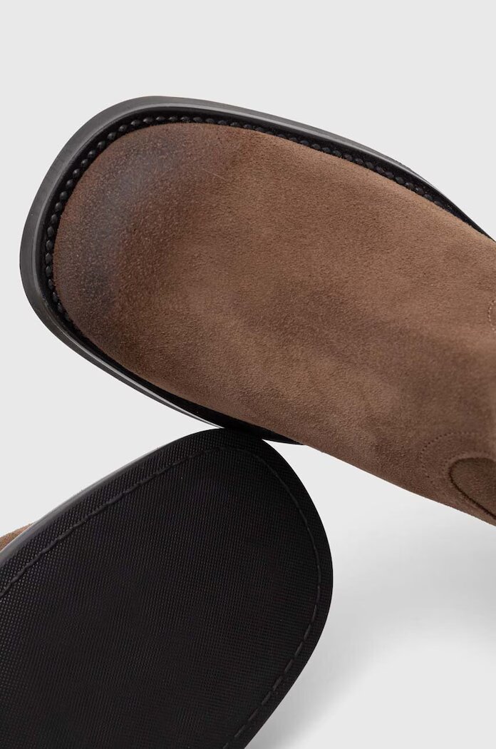 Steve Madden Велурени ботуши Banner в кафяво с равна подметка SM11003092