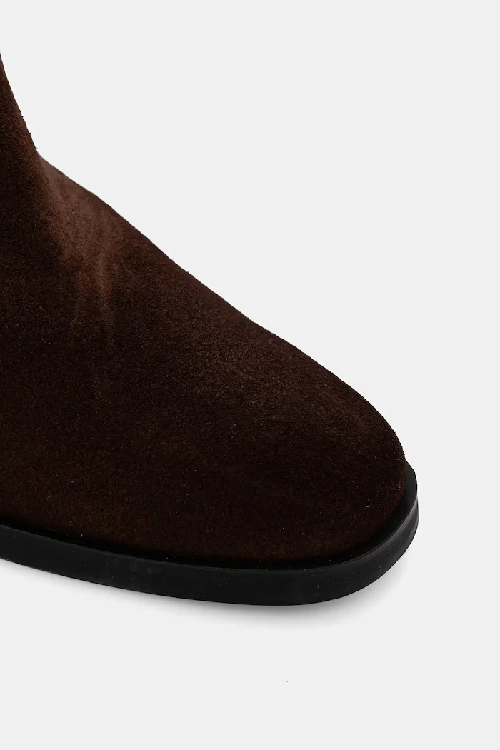 Steve Madden Велурени ботуши Novi в кафяво с равна подметка 11004728