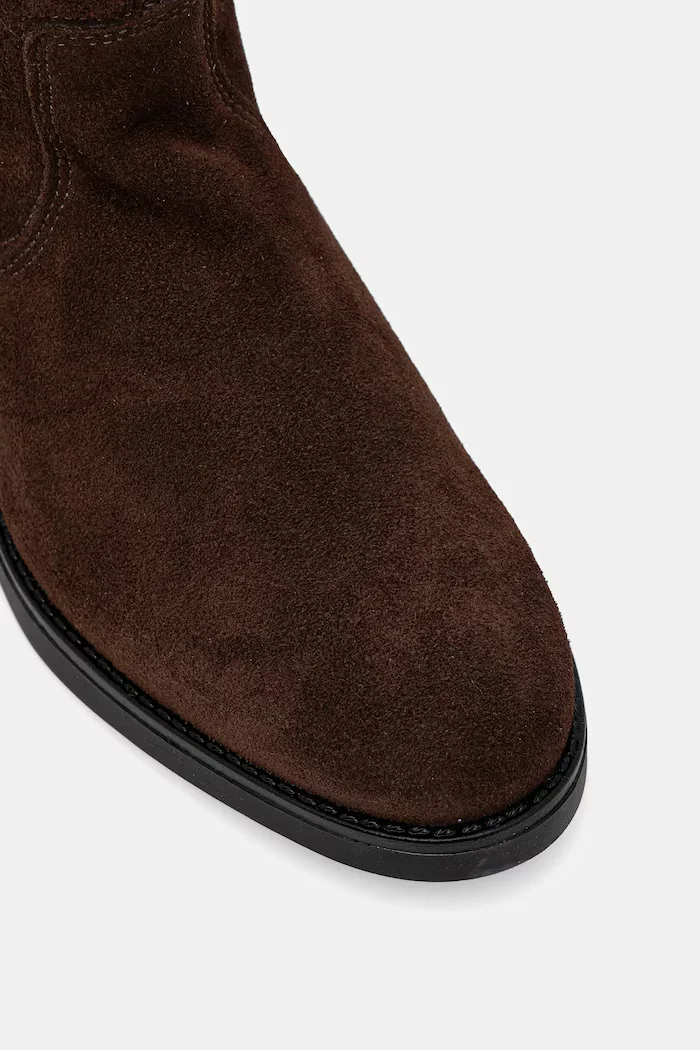 Steve Madden Велурени ботуши Vlora в кафяво с равна подметка 11004761