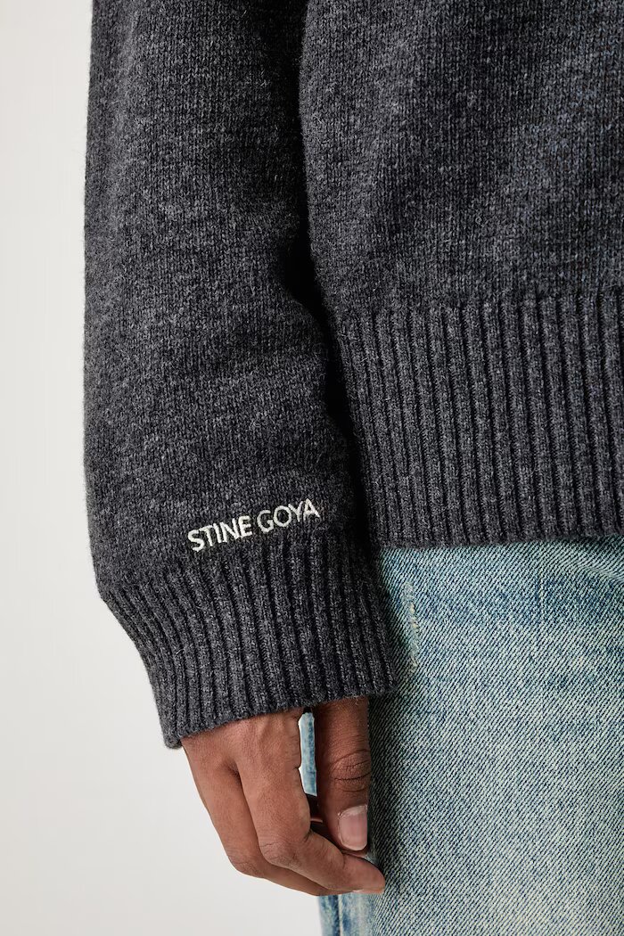 Stine Goya пуловер дамски с вълна сив SG-AW26-K099-2469
