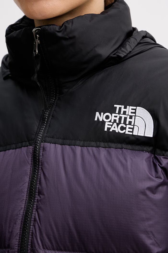The North Face дамско пухено 1996 Retro Nuptse виолетово NF0A3XEOGJI1