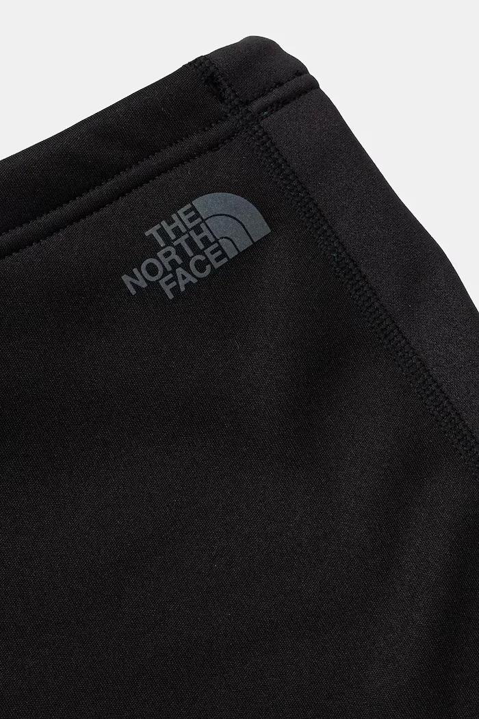 The North Face Кръгъл шал Windwall в черно с изчистен дизайн NF0A8CHSJK31
