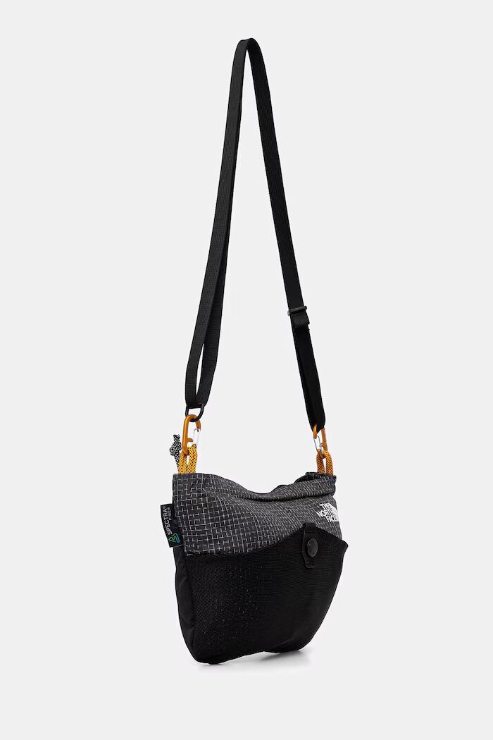 The North Face малка дамска чанта CLYFFE черна NF0A8GJGWUO1