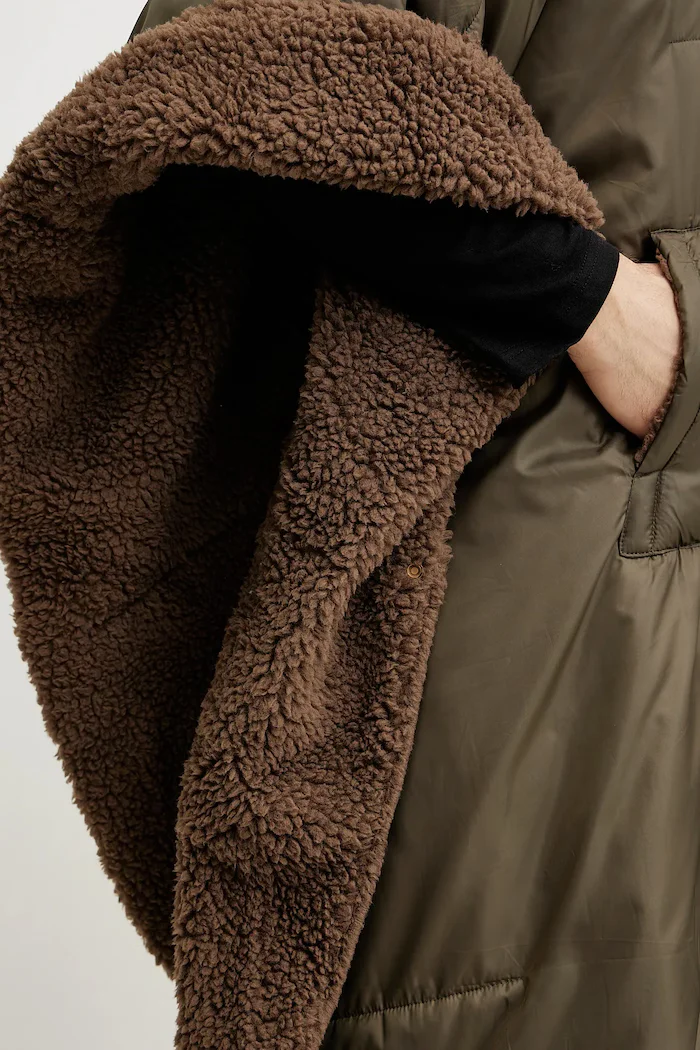 The North Face Одеяло с функция пончо Wawona в кафяво NF0A52USB971