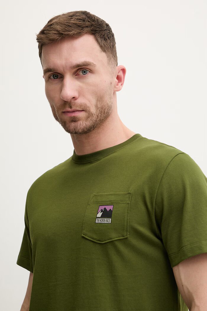 The North Face Памучна тениска GRAPHIC в зелено с принт NF0A8GUUBRI1