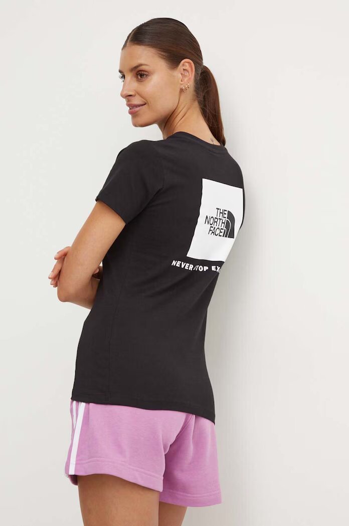 The North Face Памучна тениска W S/S Redbox Slim Tee в черно NF0A87NMJK31