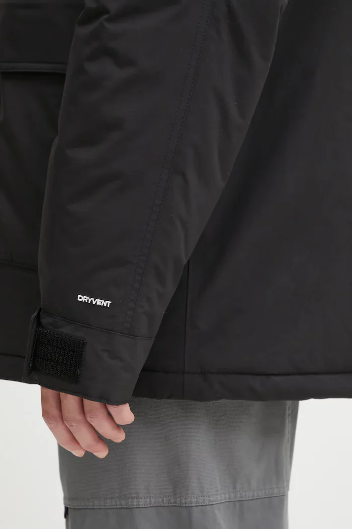 The North Face Пухено яке McMurdo в черно зимен модел NF0A5GJFKX71