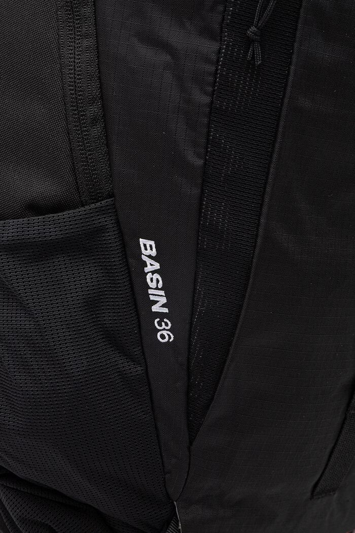 The North Face раница BASIN 36L черна NF0A52CX4HF1