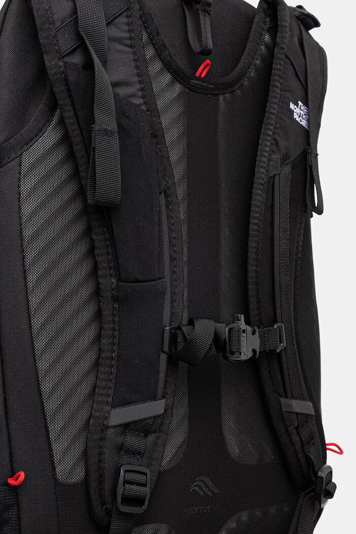 The North Face раница BASIN 36L черна NF0A52CX4HF1