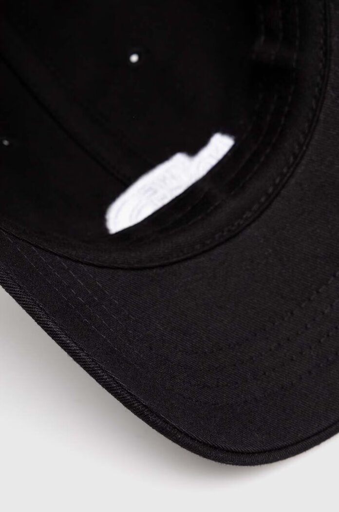 The North Face Шапка с козирка Norm Hat в черно с апликация NF0A7WHOJK31