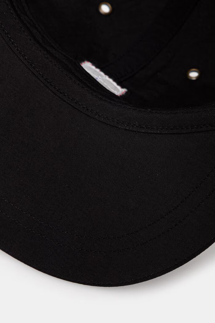 The North Face Шапка с козирка Redbox в черно NF0A8EG7JK31