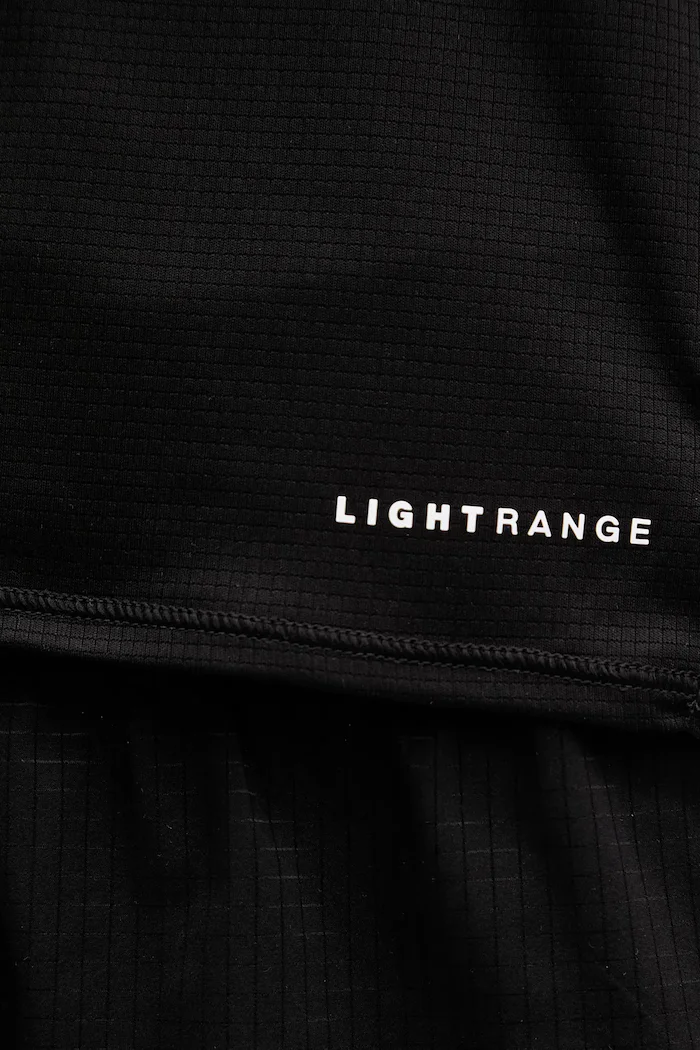 The North Face Спортна тениска Sunriser в черно NF0A8BBXJK31
