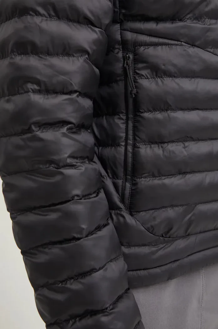 The North Face Спортно яке Huila в черно NF0A85A34GZ1