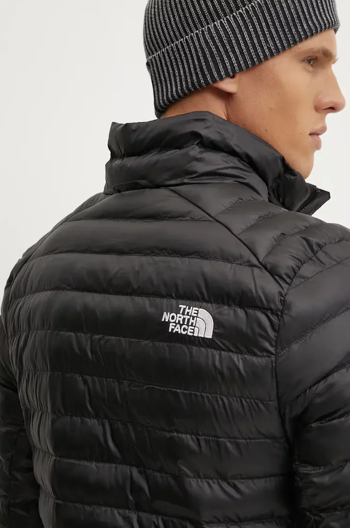 The North Face Спортно яке Huila в черно преходен модел NF0A85AE4GZ1