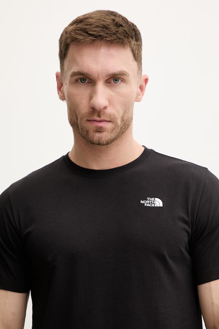 The North Face Тениска Simple Dome в черно с изчистен дизайн NF0A8CZ2JK31