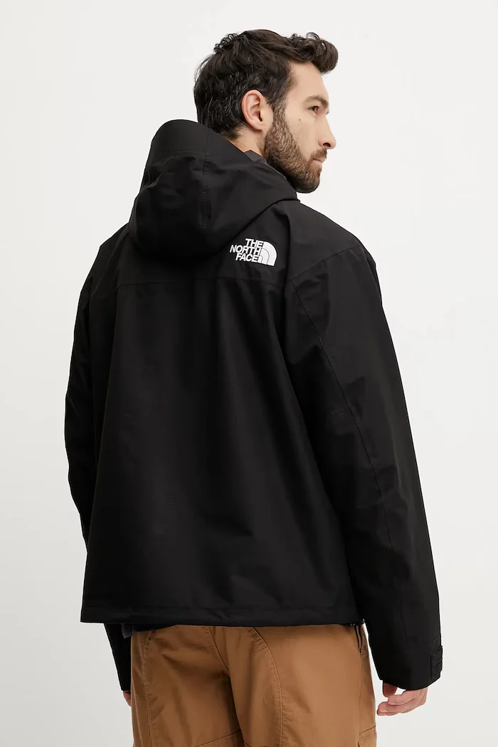 The North Face Яке Dryvent Mono Mountain в черно преходен модел с уголемена кройка NF0A88XFJK31