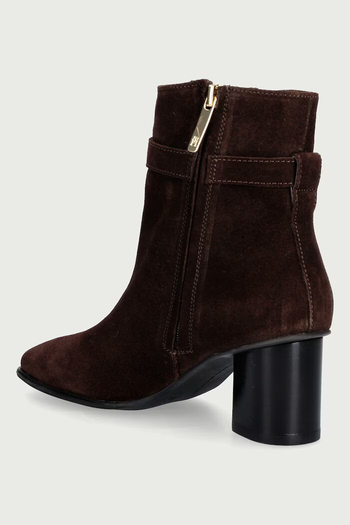 Tommy Hilfiger боти с нисък ток дамски от велур TH STRAP SUEDE BLOCK HEEL BOOT кафяви FW0FW09521