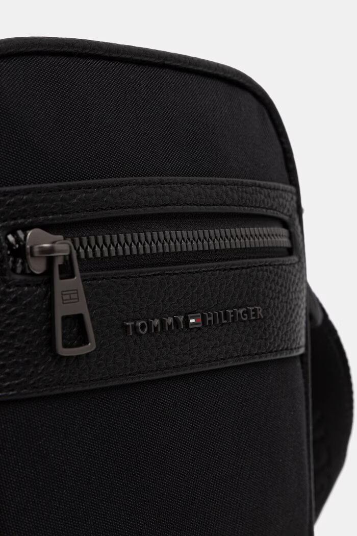 Tommy Hilfiger чанта през рамо мъжка черна AM0AM14448