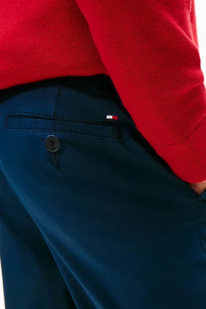 Tommy Hilfiger Детски панталон с памук в тъмносиньо с изчистен дизайн KB0KB09638