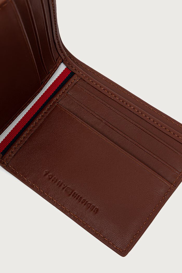 Tommy Hilfiger комплект портфейл и ключодържател мъжки от кожа кафяв AM0AM14805