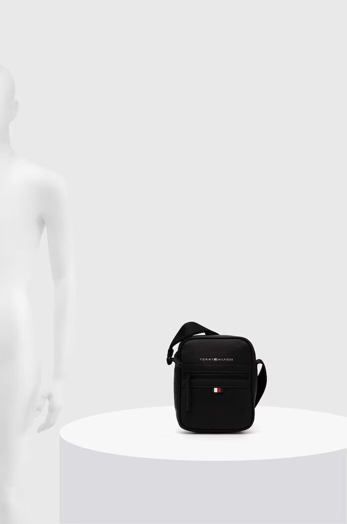 Tommy Hilfiger Кожена чанта през рамо в черно AM0AM09504
