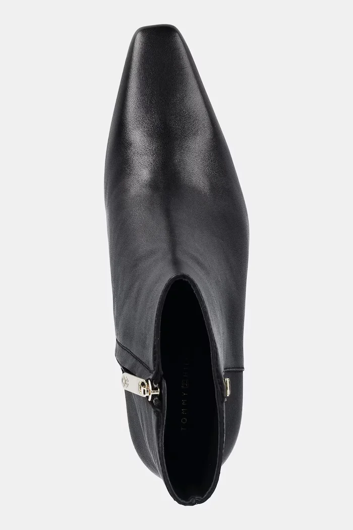 Tommy Hilfiger Кожени боти SQUARE TOE KITTEN BOOTIE в черно с дебел ток FW0FW08768