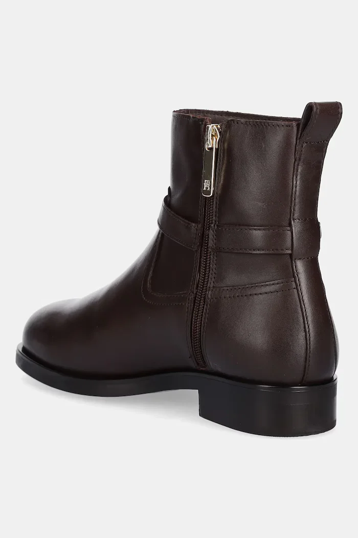 Tommy Hilfiger Кожени боти TH BUCKLE RIDING LEATHER BOOTIE в кафяво с равна подметка FW0FW08781