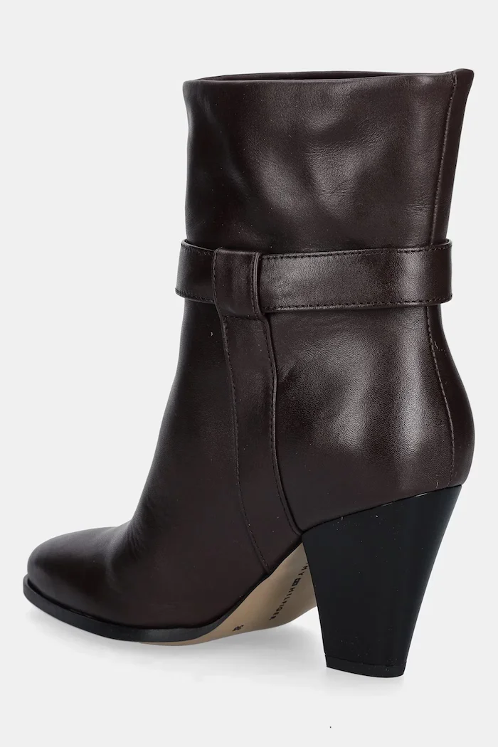 Tommy Hilfiger Кожени боти TH T-STRAP LEATHER POINTY BOOTIE в кафяво с дебел ток FW0FW08984