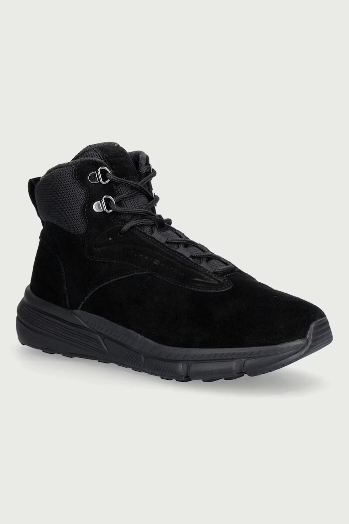 Tommy Hilfiger обувки мъжки от велур SDE WARM HYBRID CHUKKA черни FM0FM06085