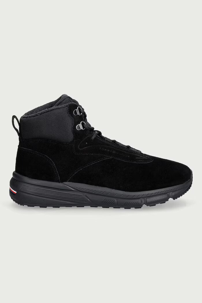 Tommy Hilfiger обувки мъжки от велур SDE WARM HYBRID CHUKKA черни FM0FM06085