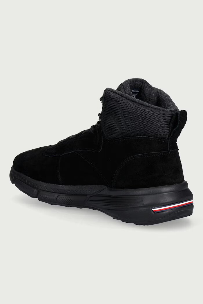 Tommy Hilfiger обувки мъжки от велур SDE WARM HYBRID CHUKKA черни FM0FM06085