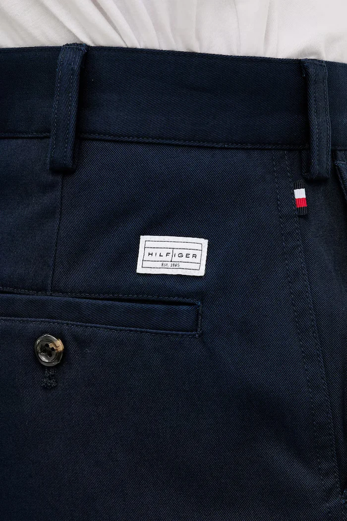 Tommy Hilfiger Памучен панталон мъжки в тъмносиньо с кройка тип чино MW0MW41914