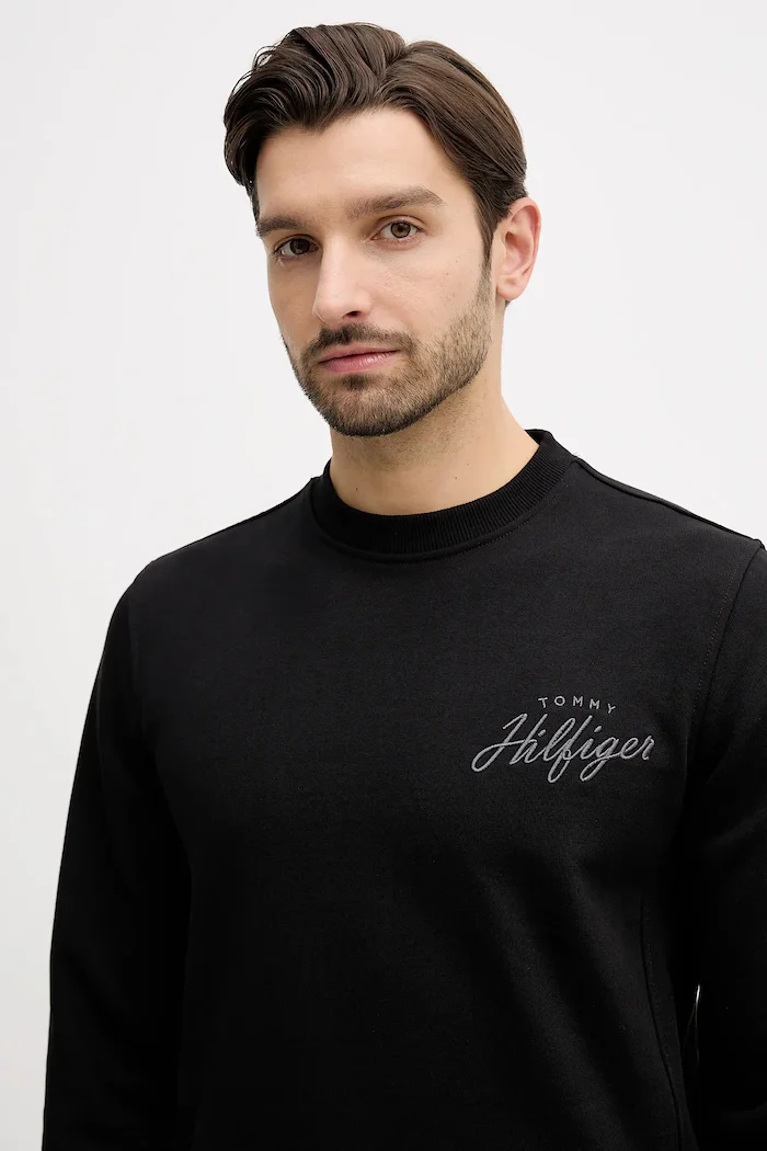 Tommy Hilfiger Памучен суичър мъжки в черно с апликация MW0MW42536