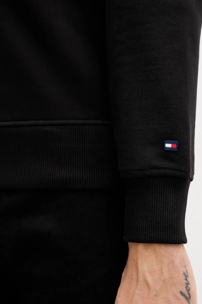 Tommy Hilfiger Памучен суичър мъжки в черно с апликация MW0MW42536