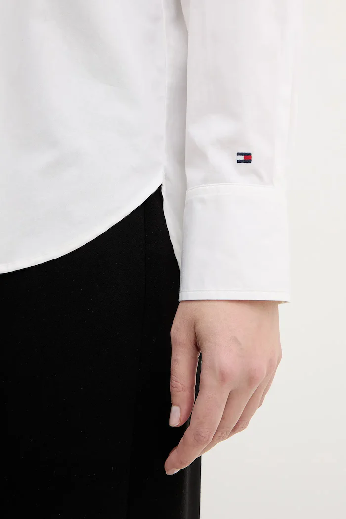 Tommy Hilfiger Памучна риза дамска в бежово със свободна кройка с класическа яка WW0WW48190
