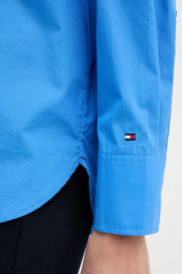 Tommy Hilfiger Памучна риза дамска в синьо със свободна кройка с класическа яка WW0WW48190
