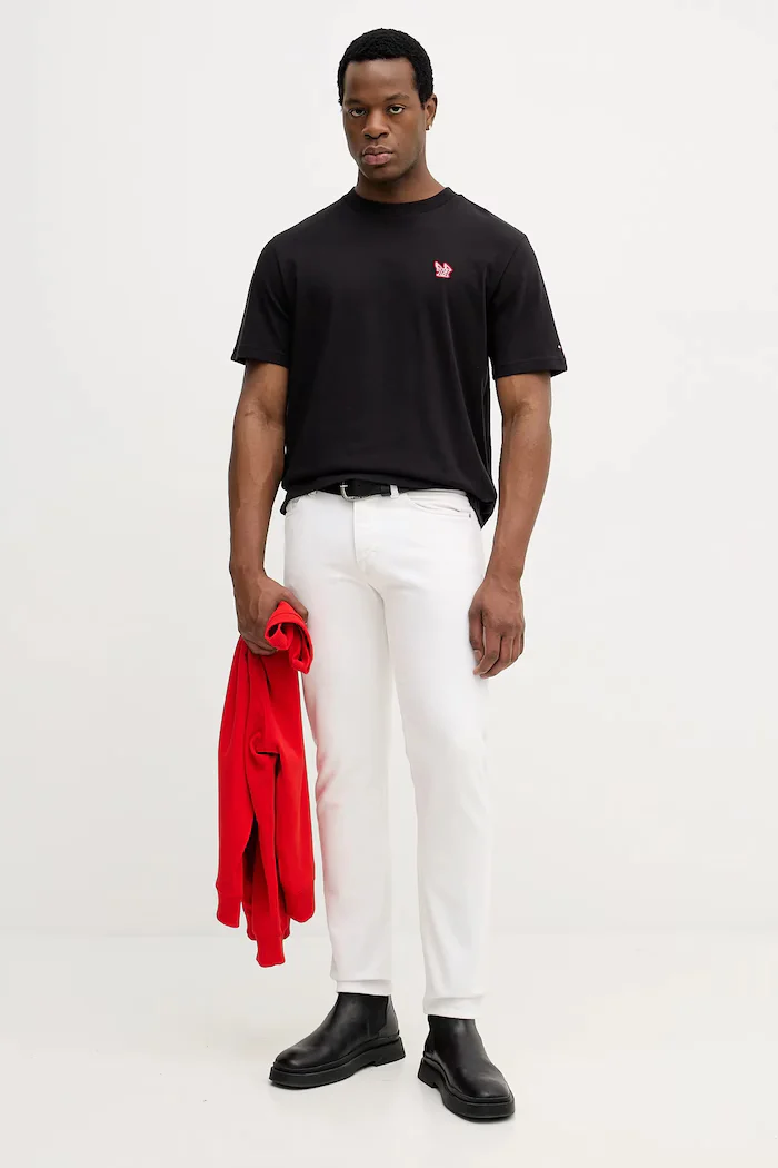 Tommy Hilfiger Памучна тениска в черно с апликация MW0MW41468