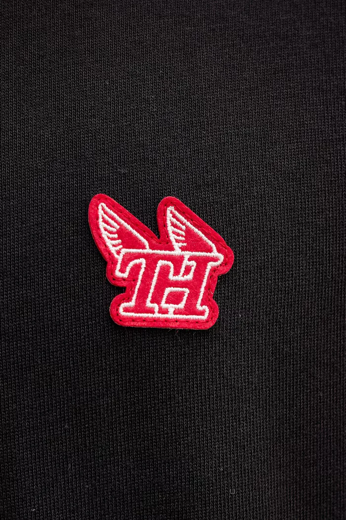 Tommy Hilfiger Памучна тениска в черно с апликация MW0MW41468
