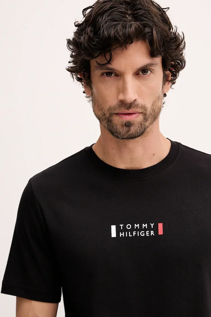 Tommy Hilfiger Памучна тениска в черно с принт MW0MW41453