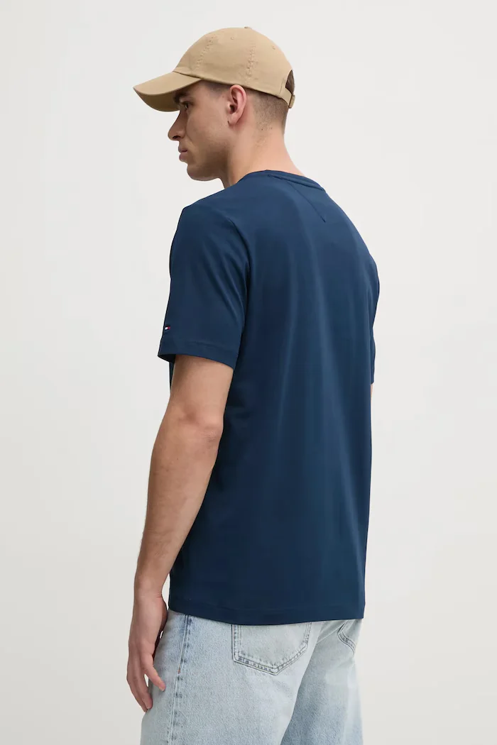 Tommy Hilfiger Памучна тениска в тъмносиньо с апликация MW0MW38628