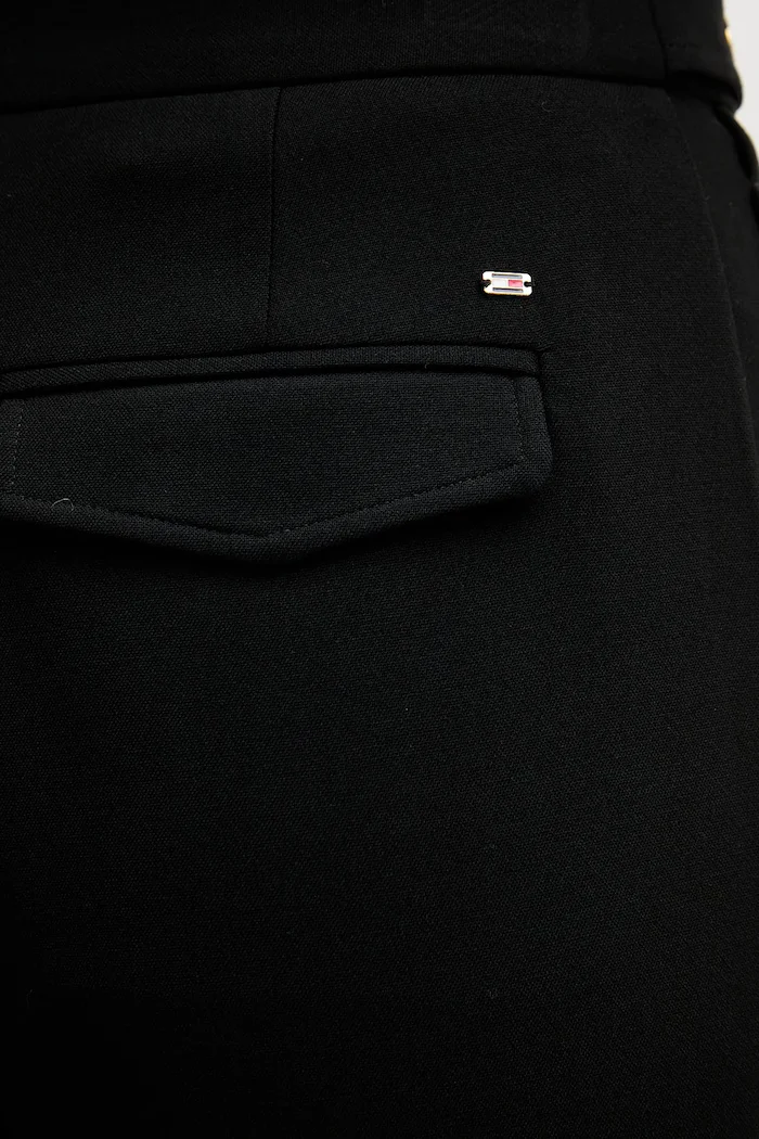 Tommy Hilfiger Панталон в черно със стандартна кройка с висока талия WW0WW47799